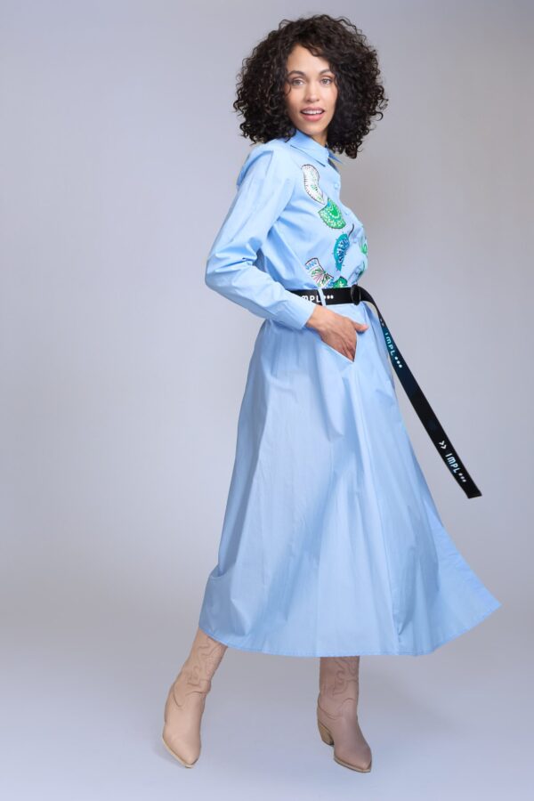 Camisa de poplin celeste con estampados florales- Carola Pino Boutique