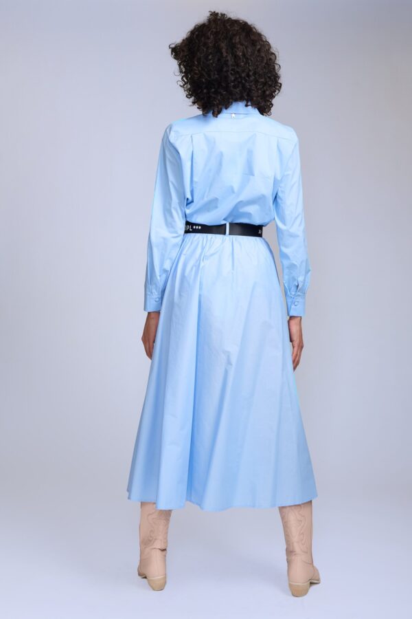 Camisa de poplin celeste con estampados florales- Carola Pino Boutique