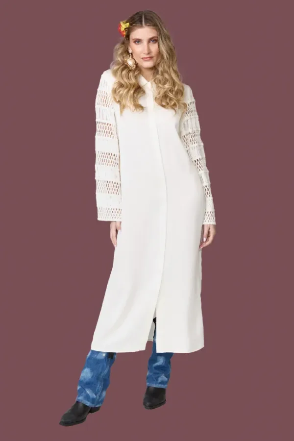 Vestido camisero blanco con mangas caladas