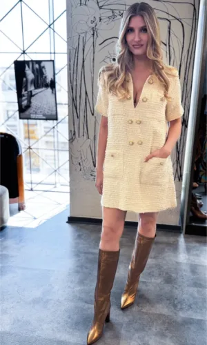 Vestido corto de corte recto en tejido tweed - Carola Pino Boutique