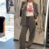 Conjunto de blazer oversize y pantalón fluido en verde oliva - Carola Pino Boutique