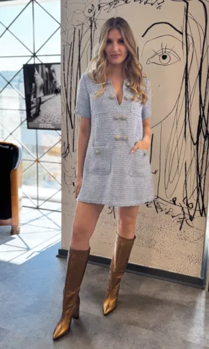Vestido corto de corte recto en tejido tweed - Carola Pino Boutique
