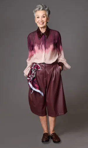 Blusa degradé y bermuda ecocuero