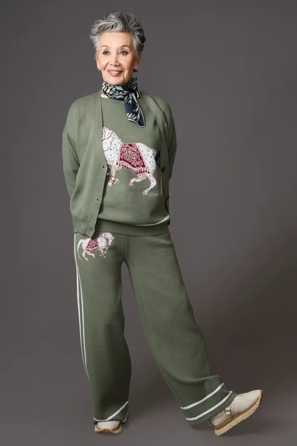 Conjunto de dos piezas y sweater